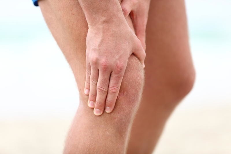 Сильная боль в суставах колена 18